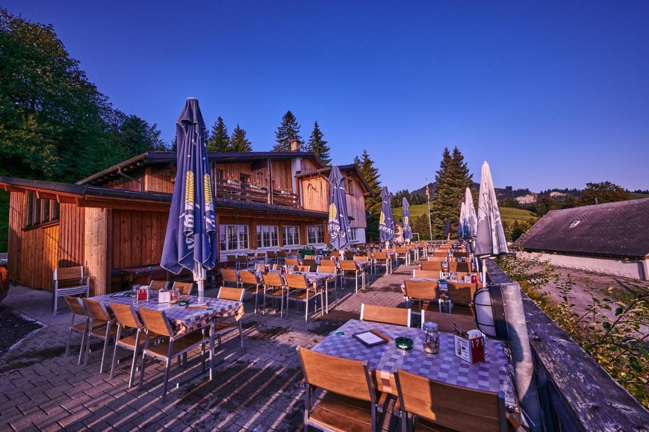 Montlinger Schwamm Hotel Oberriet Exterior photo